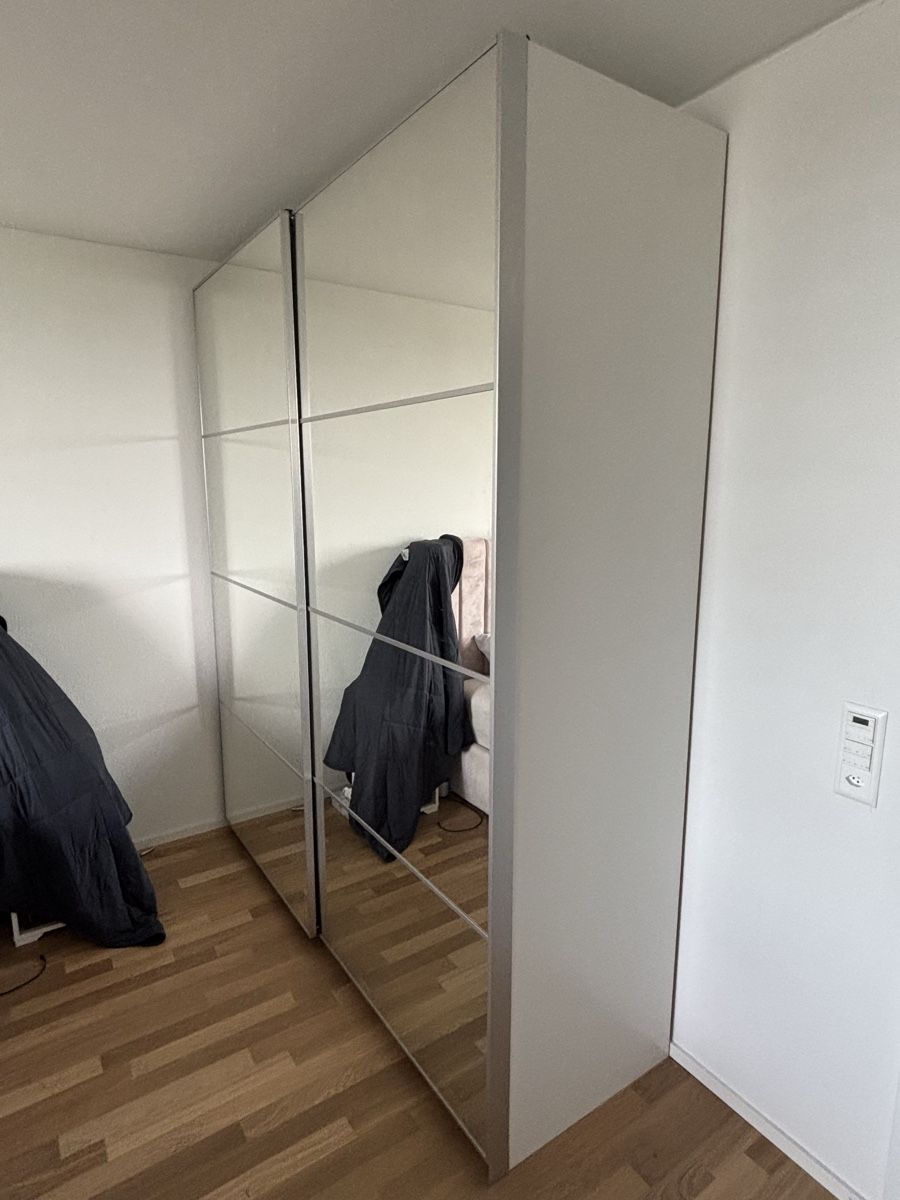 Ikea Armadi: IKEA PAX - 236x200x58 – Usato da Spreitenbach venduto da 94l_9shv