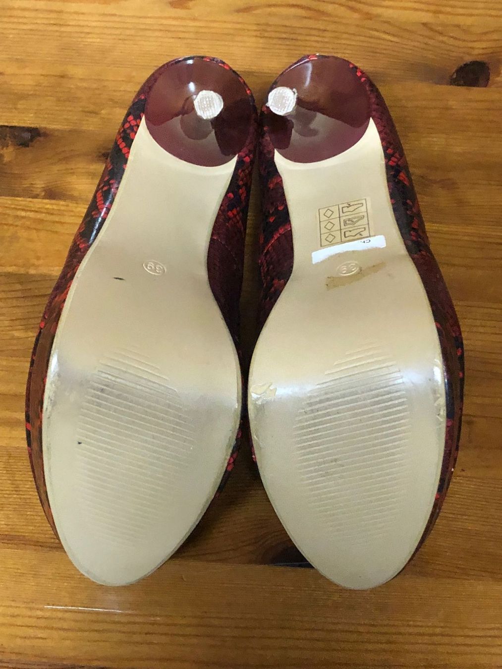 Chaussures femmes: High Heels Grösse 39 – D'occasion à Röschenz par Tashroal 3