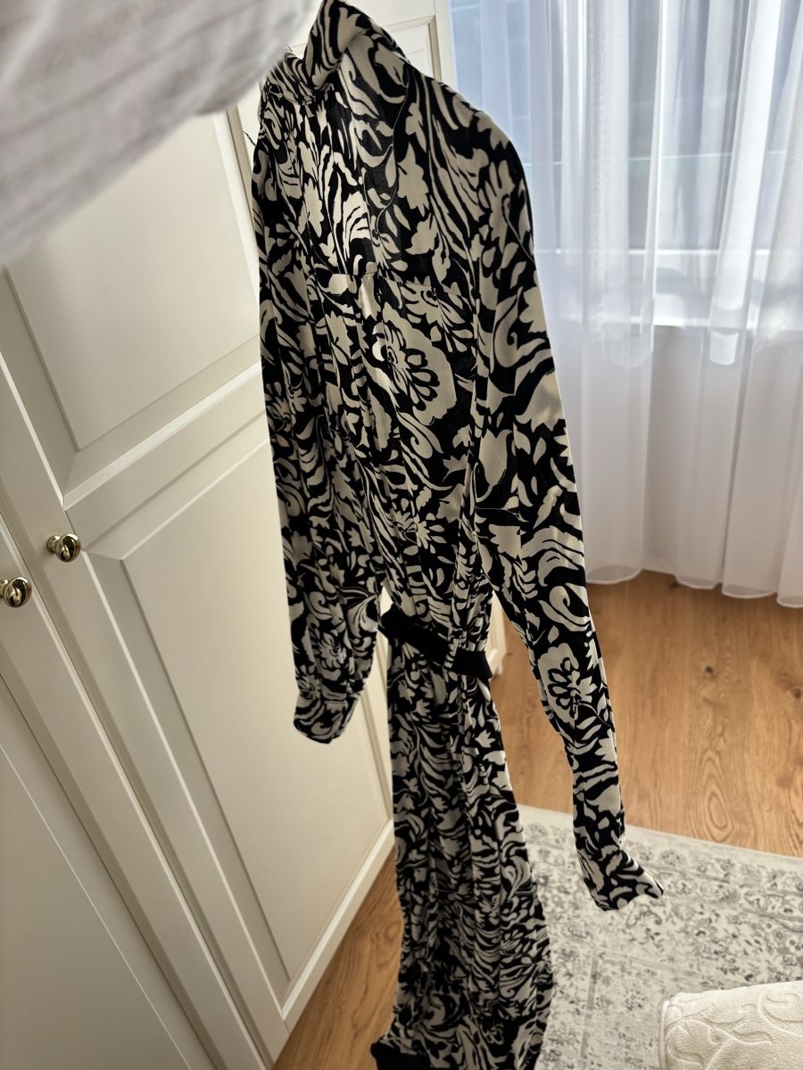 Zara Vestiti: NEW - ZARA Patterned Dress NP: 99.- – Nuovo (secondo la descrizione) da Horgen venduto da len_qjz9 3