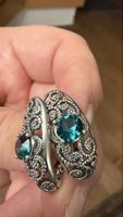 Elegante Silberohrstecker, grüne Zirkonia, neu