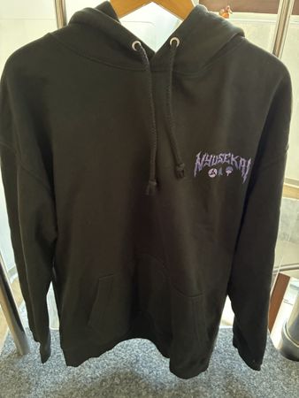 Pullover Hoodie Schwarz Grösse M Anime Print guter Zustand