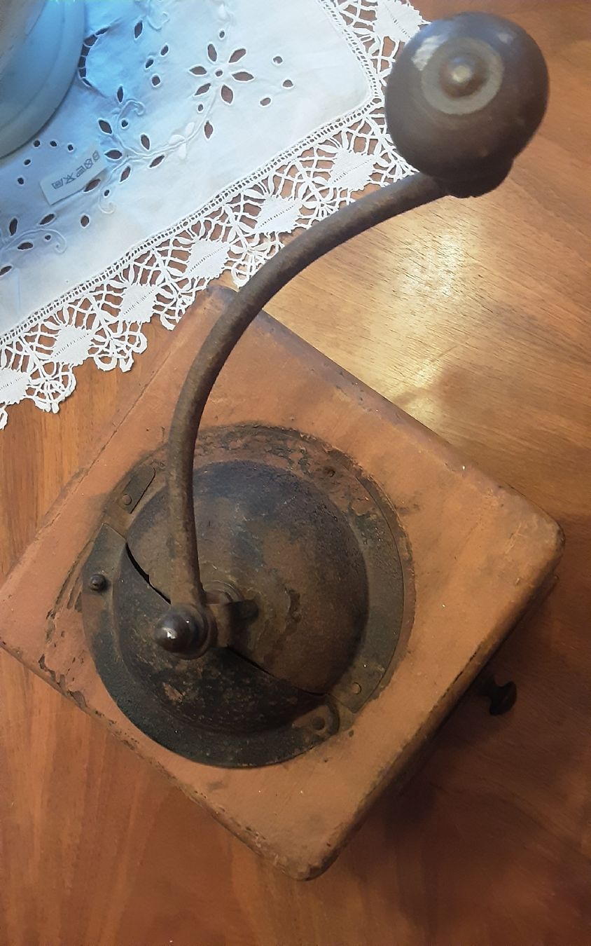 Elettrodomestici da cucina: antik Kaffeemühle  – Usato da Ambrì venduto da Maerz87 1