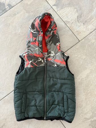 Kinderweste mit Kapuze, Grösse 92, Top Zustand!