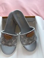 LOUIS VUITTON SLIDES GR. 39