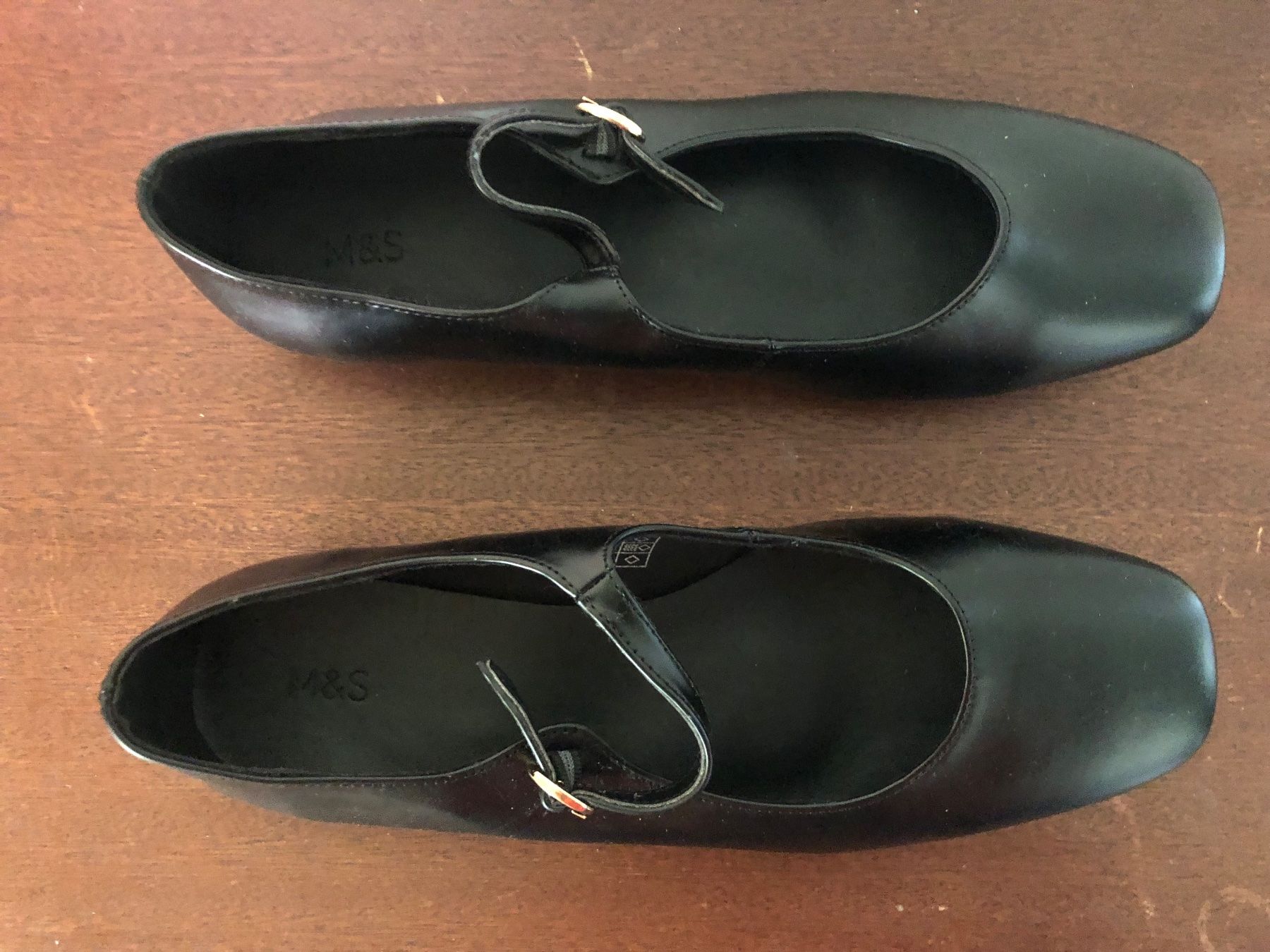 Damenschuhe: Schwarze Riemchenballerinas – Neu (gemäss Beschreibung) aus Egg b. Zürich von Nyborg_33 1