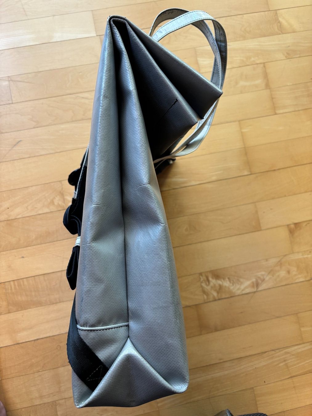 Freitag Zaini: Freitag Rucksack, Kowalski F253, Farbe silver – Usato da Winterthur venduto da ruespi 2