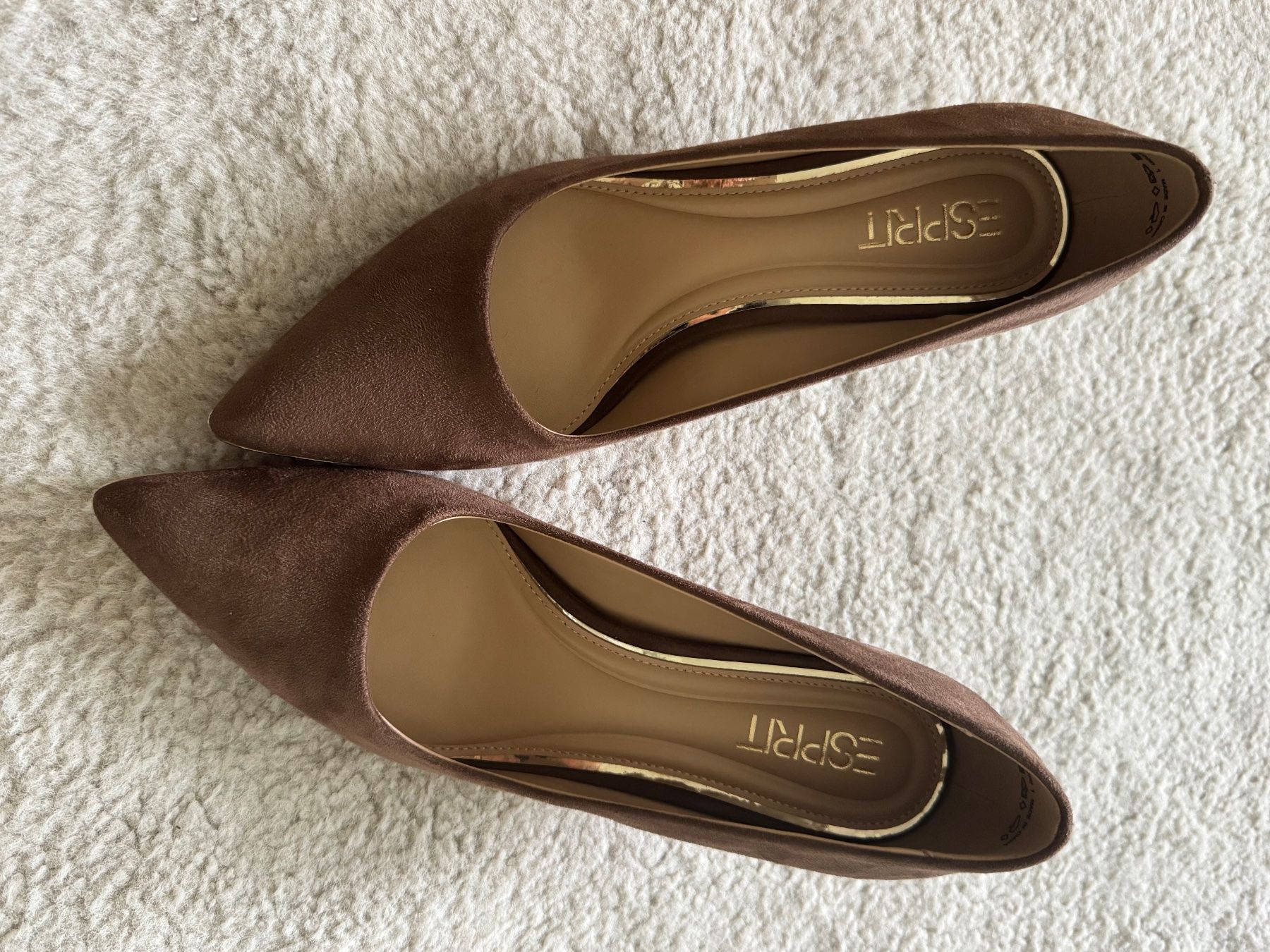 Esprit Chaussures femmes: Esprit Wildleder Pump Gr. 40 UNGEBRAUCHT – Neuf (Voir description) à Bonstetten par sc84