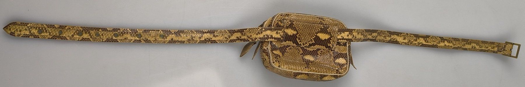 Sacs femmes: Gürteltasche mit Schlangenleder-Prägung – D'occasion à Rüti ZH par Restwert_Rueti_ZH 5
