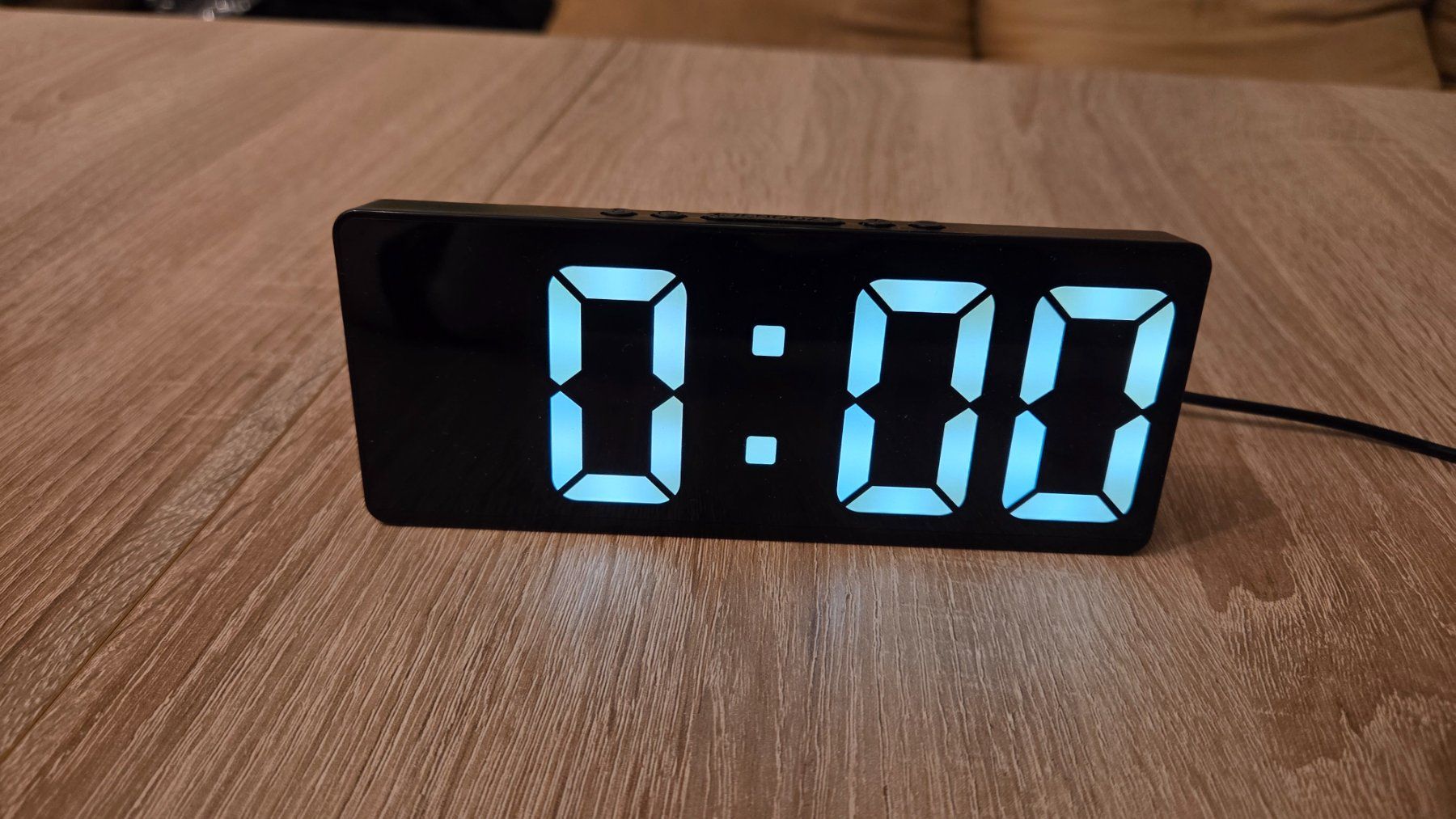 Orologi: Digitaler Wecker mit Spiegel-Display, USB-Anschluss – Usato da Adlikon b.Regensdf venduto da ChriZ86 1