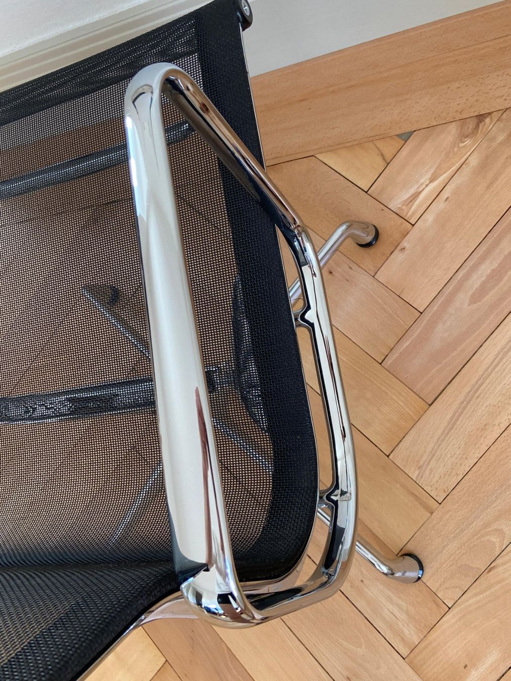 Eames Sedie: EA 107 Eames / Vitra (nicht drehbar) – Usato da Zürich venduto da karlberz 4