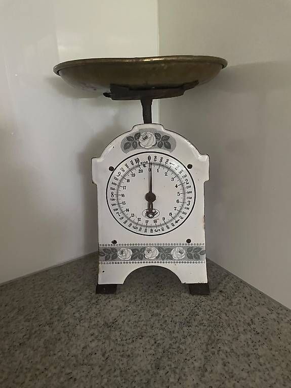 Accessori da laboratorio: Alte antike Waage – Usato da Neuwilen venduto da bobbel01