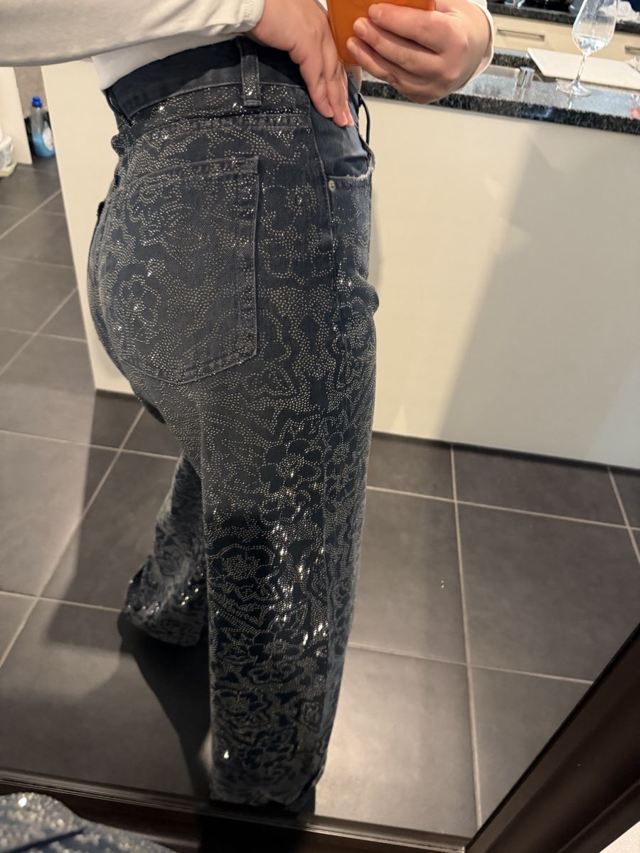 Zara Jeans: ZARA Jeans mit Glitzer-Muster – Usato da Zofingen venduto da sve_8l6g 3