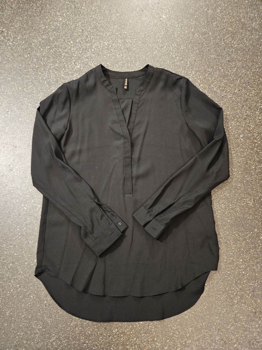 Stradivarius Camicette: Schwarze Bluse von Stradivarius, Grösse S – Nuovo (secondo la descrizione) da Anwil venduto da tamoos 2