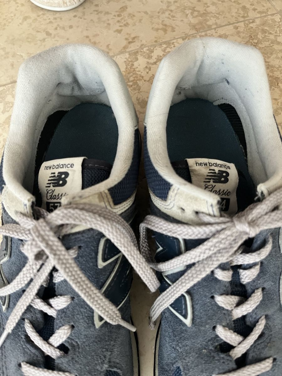 New Balance Scarpe da uomo: New Balance 574 Classic – Usato da Basel venduto da Iggy-5762 1