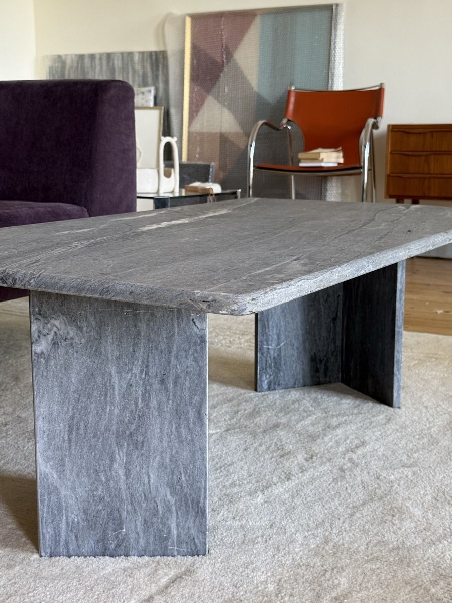 Tische: table basse en marbre gris – Gebraucht aus Lugnorre von asi_y5s8 1