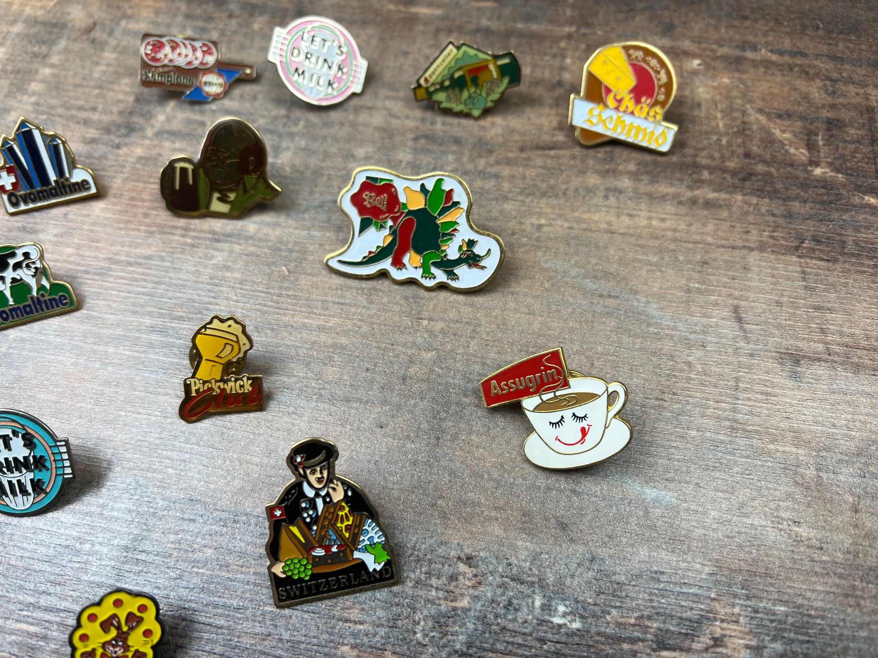 Broschen & Nadeln: Pin Sammlung Lebensmittel Marken etc. 5 – Gebraucht aus Hallau von R.R.91 1