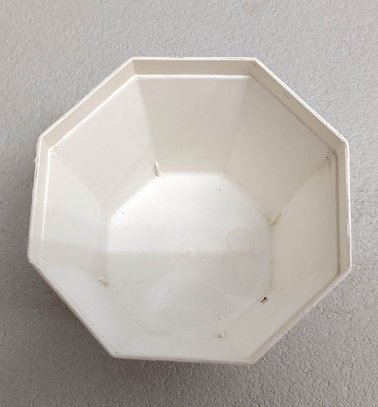 Pots de fleurs: weisser eckiger Pflanzenübertopf – D'occasion à Zürich par kba_579s 1