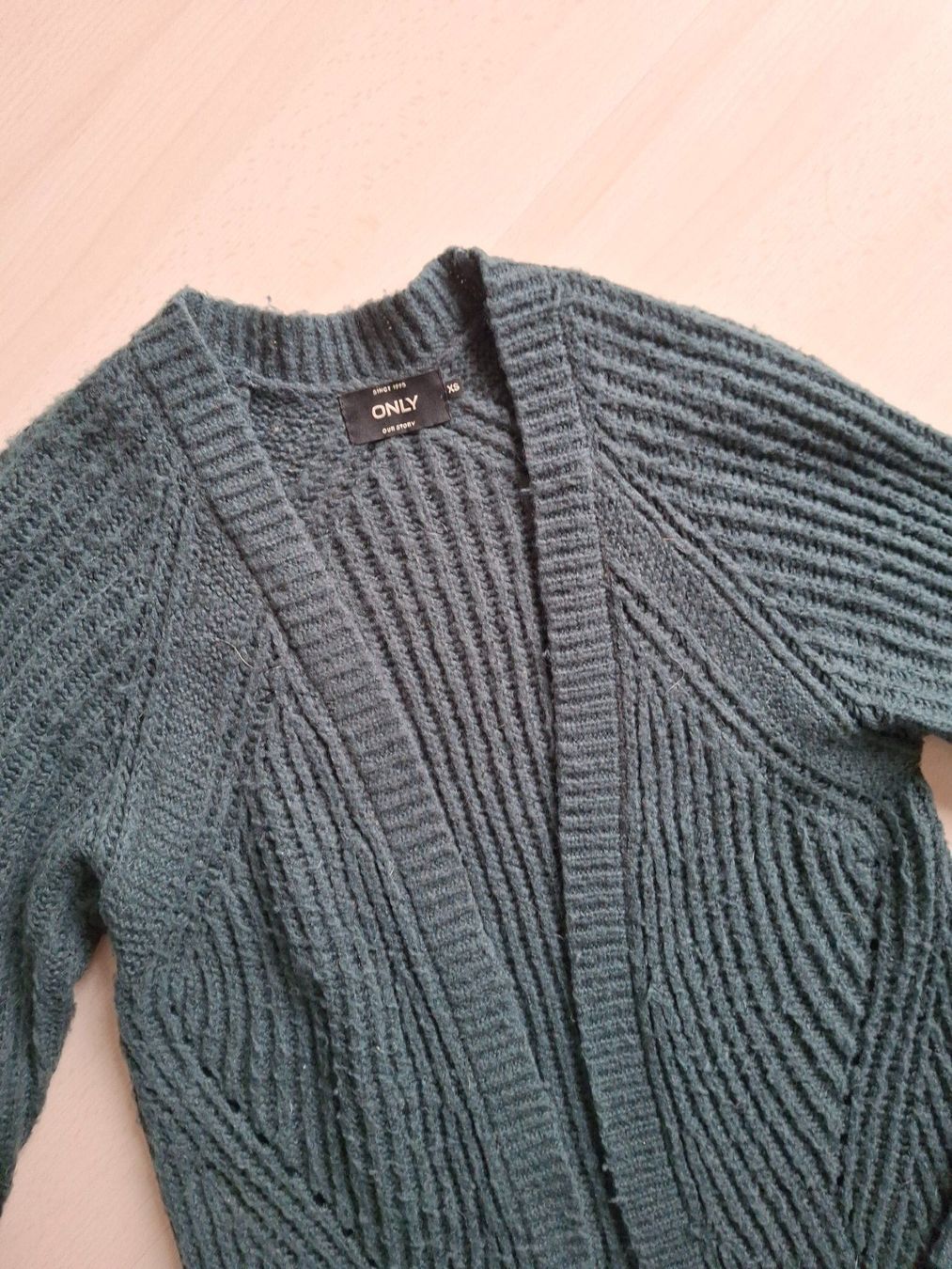 Jacken: ONLY Strickjacke lang, Grün, XS – Gebraucht aus Walterswil SO von mel_5b2h 1