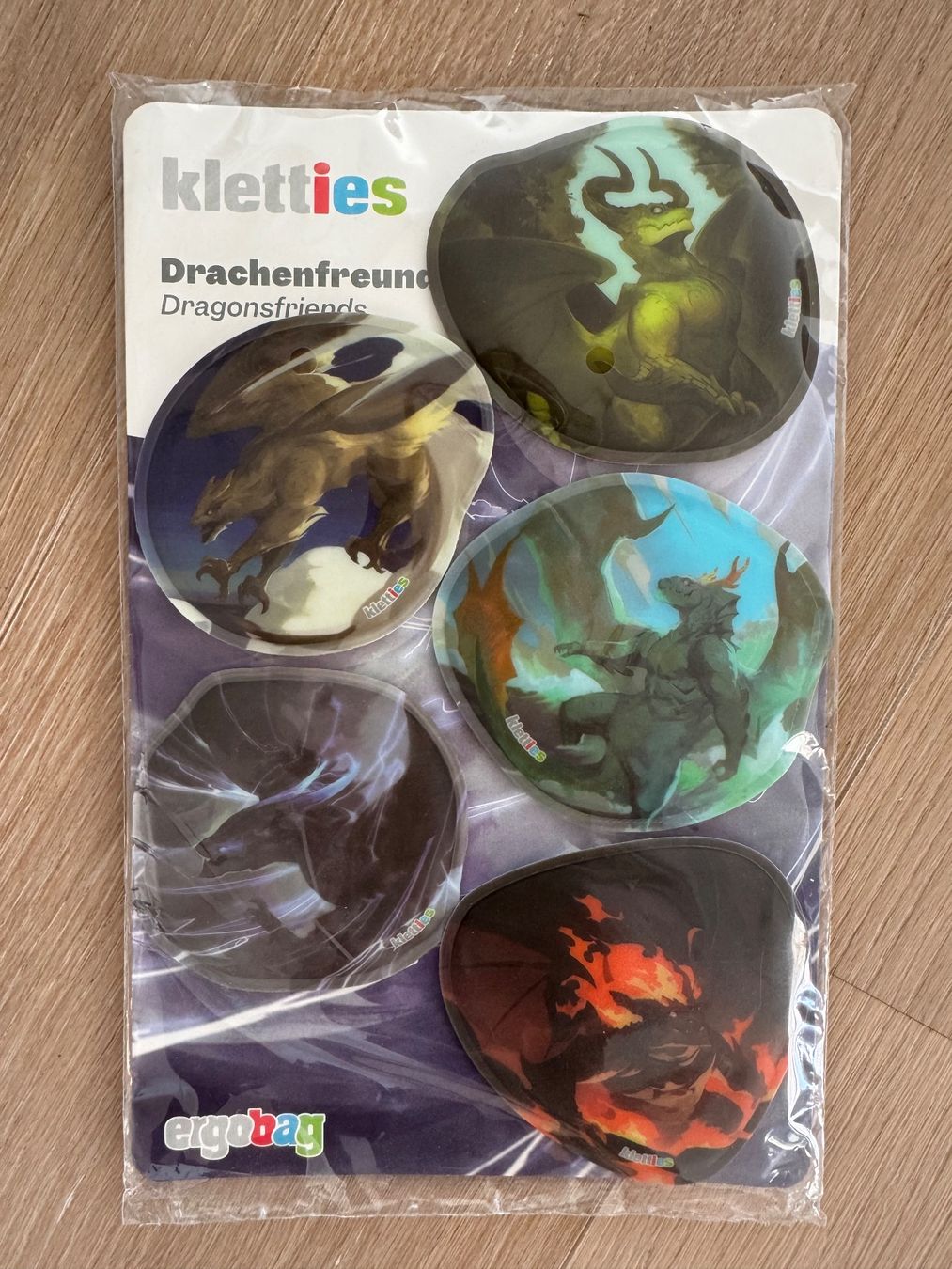 Sticker: NEU, 2 Sortiment Kletties Drachenfreunde/Pferde – Nuovo e nell'imballaggio originale da Oensingen venduto da sternchen011