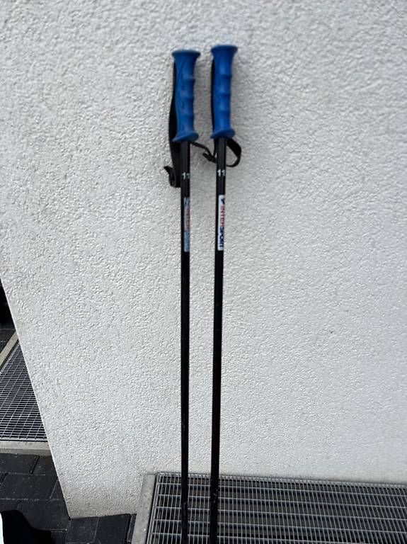 Bâtons de ski: Bâtons de skis 115cm – D'occasion à Grandson par mic_kh7p