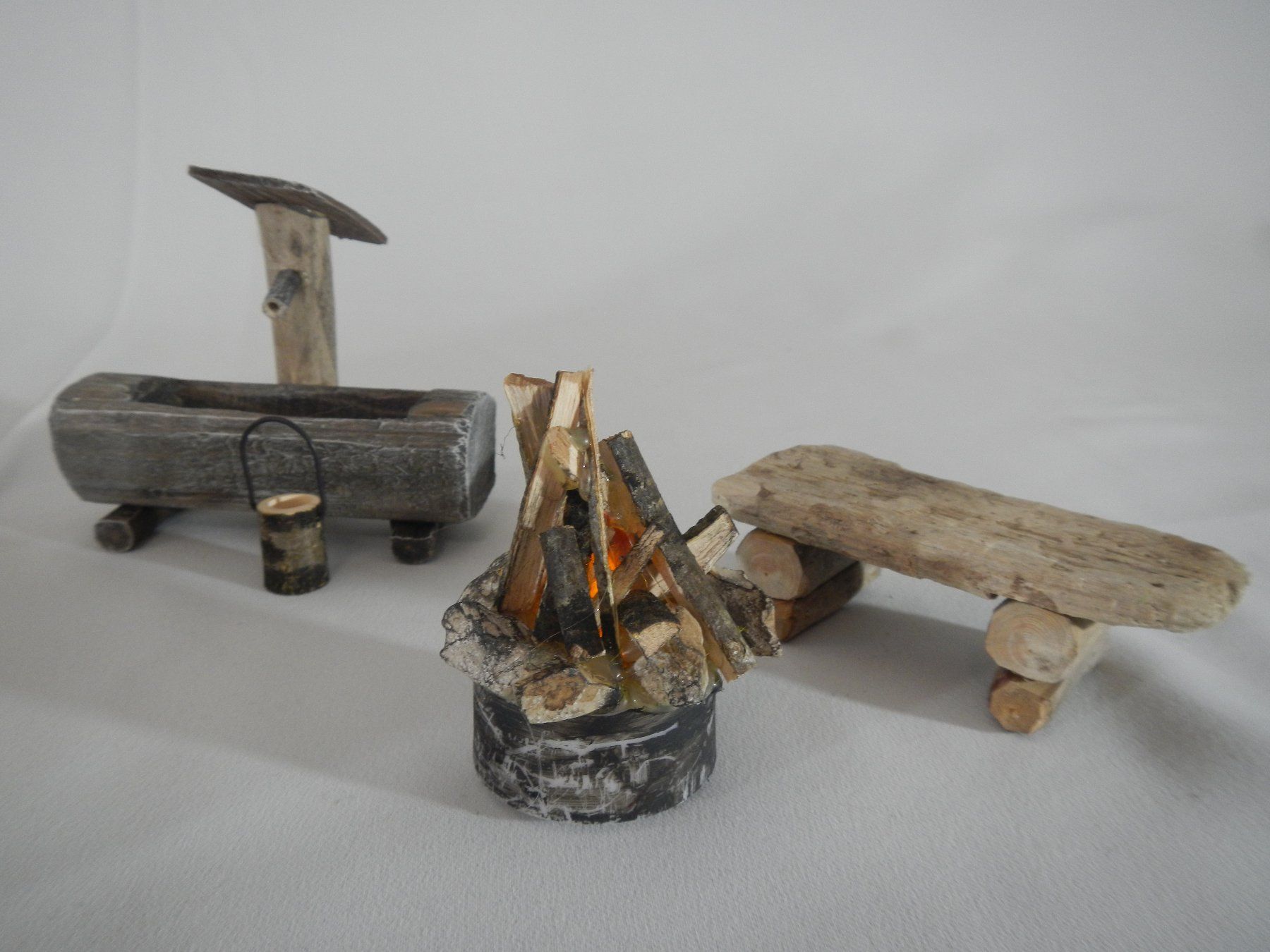 Sonstige Dekorationen & Accessoires: KRIPPENSTALL Handgefertigte Weihnachtskrippe mit Figuren 06 – Neu und originalverpackt aus Chur von  4