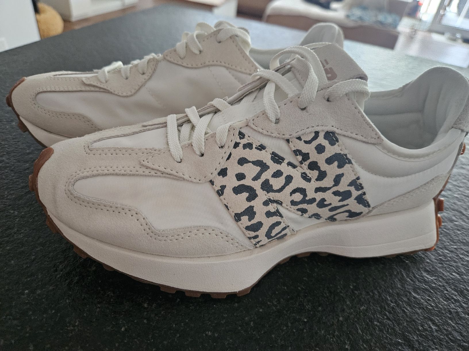 New Balance Scarpe da donna: New Balance 327 NEU Gr. 40 – Nuovo e nell'imballaggio originale da Schüpfheim venduto da isa_ler18