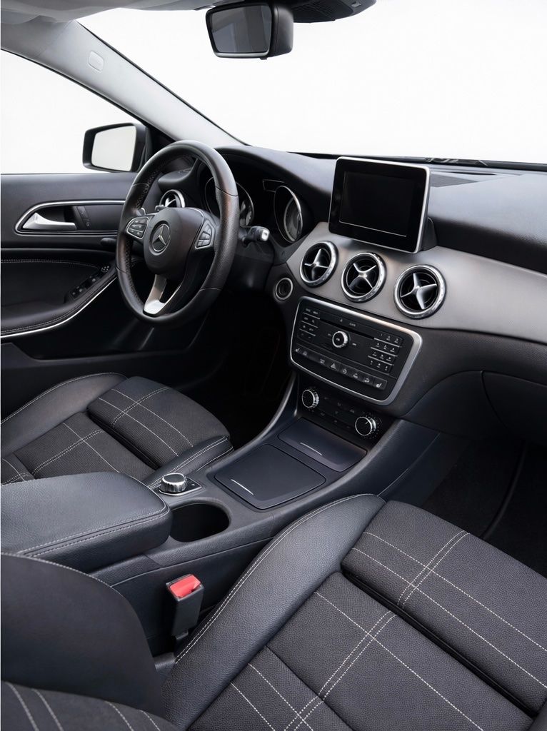 Mercedes-Benz Automobili: Mercedes-Benz GLA 200d 4Matic – Usato da Bern venduto da alessiotedesco1 4