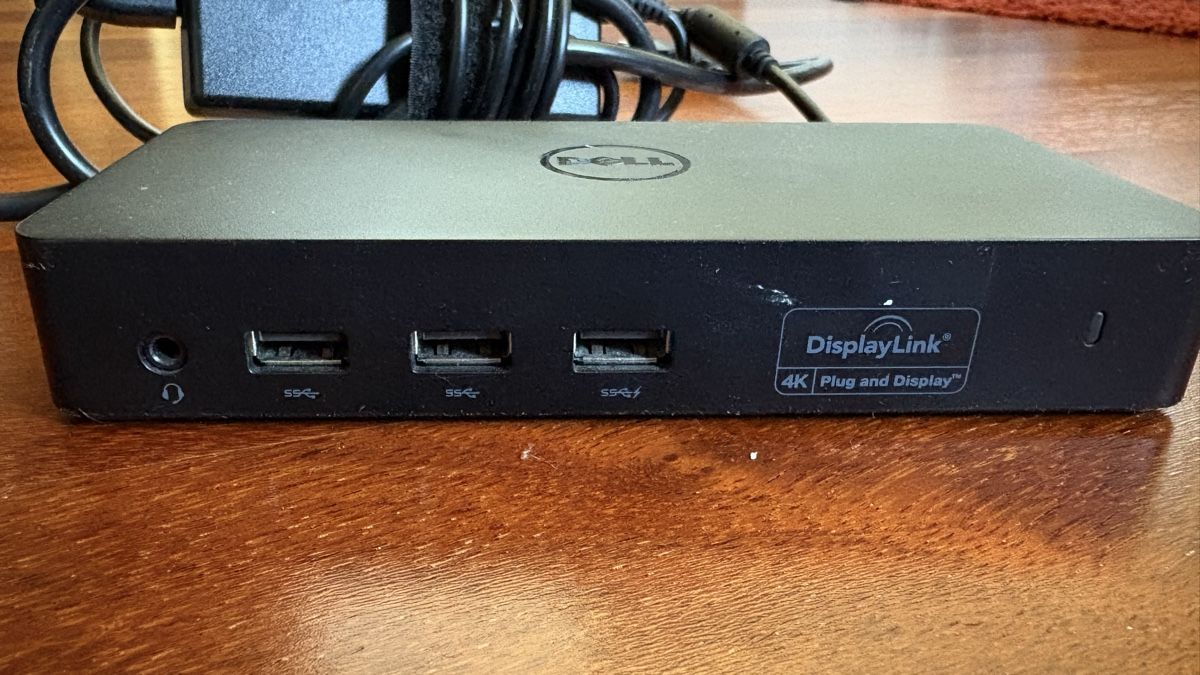 Dell Docking station: Docking Station Dell D3100 USB 3.0 – Usato da Zürich venduto da Menino 1