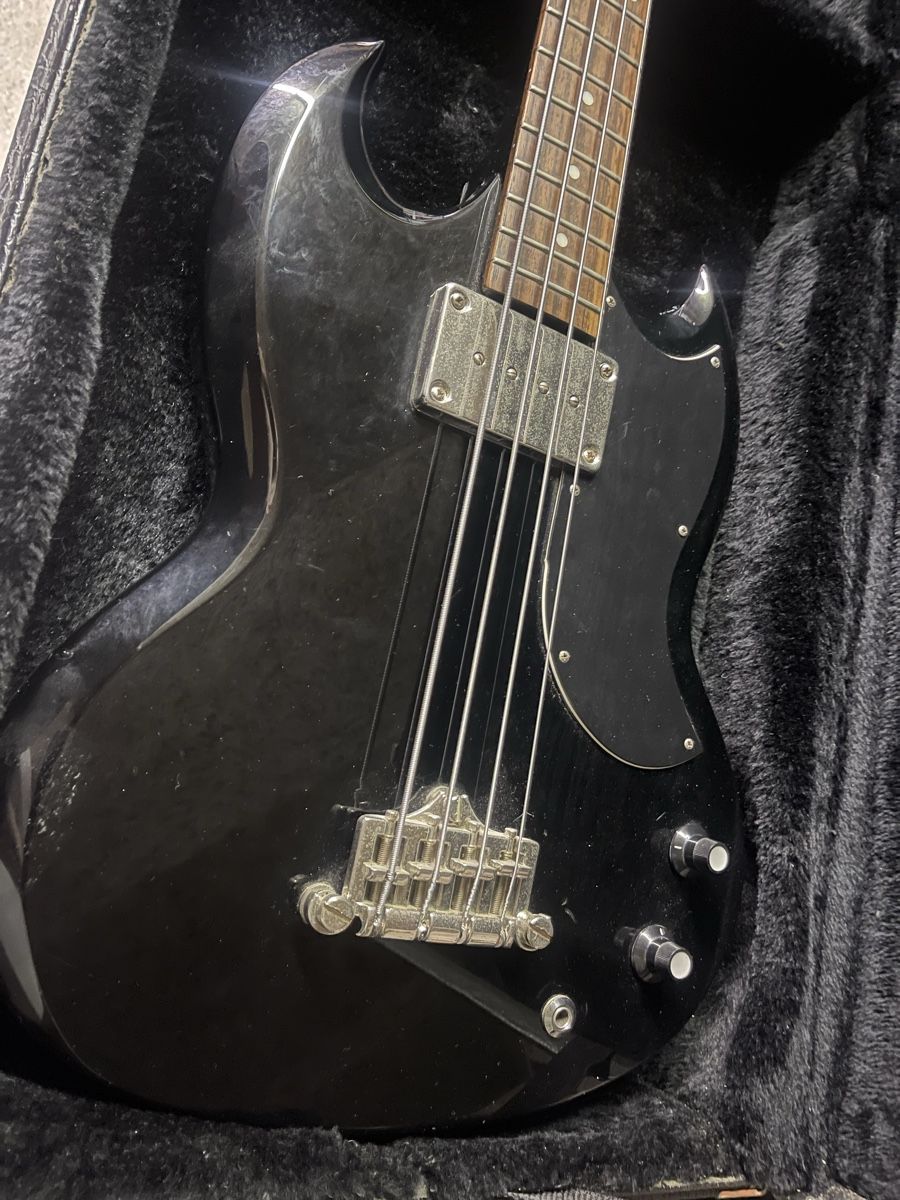Epiphone Musikinstrumente: Epiphone SG Bass Schwarz mit Koffer – Gebraucht aus Emmenbrücke von Acy1 1