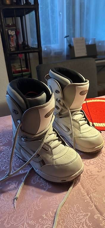 Scarpe da uomo: Snowboard Schuhe – Usato da Brugg AG venduto da Lucky55556 1