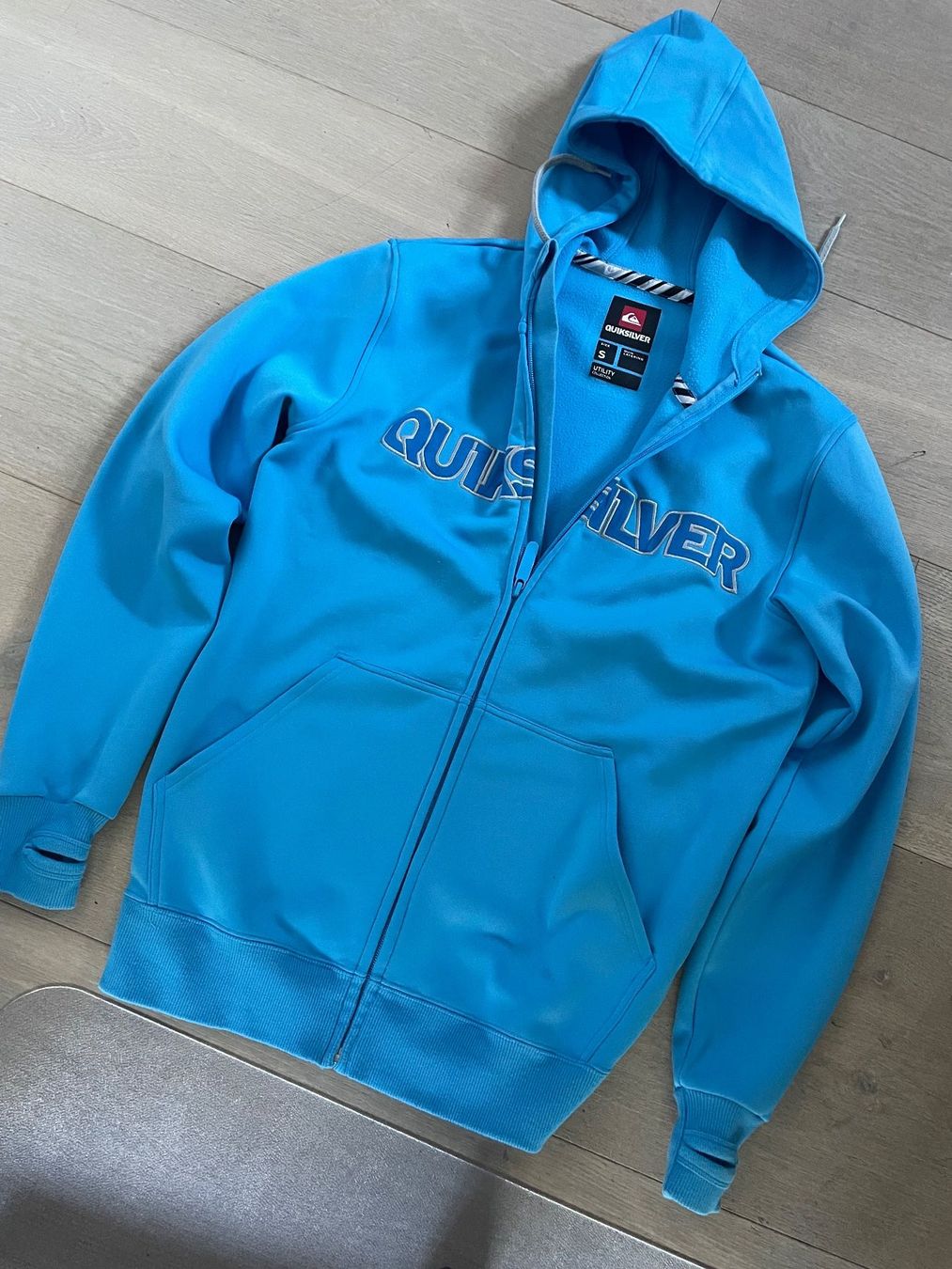 Quiksilver Maglioni & Felpe: Quiksilver Quiktech Kapuzenpullover Grösse S-Blau/Top – Nuovo (secondo la descrizione) da Volketswil venduto da rubin74 1