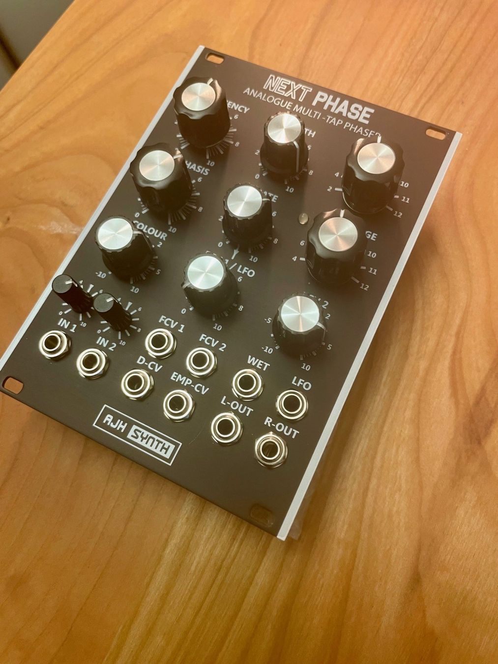 Strumenti musicali: AJH Next Phase Dark Edition - analogue multi tap Phaser – Usato da Niederglatt ZH venduto da Bluevortex 1