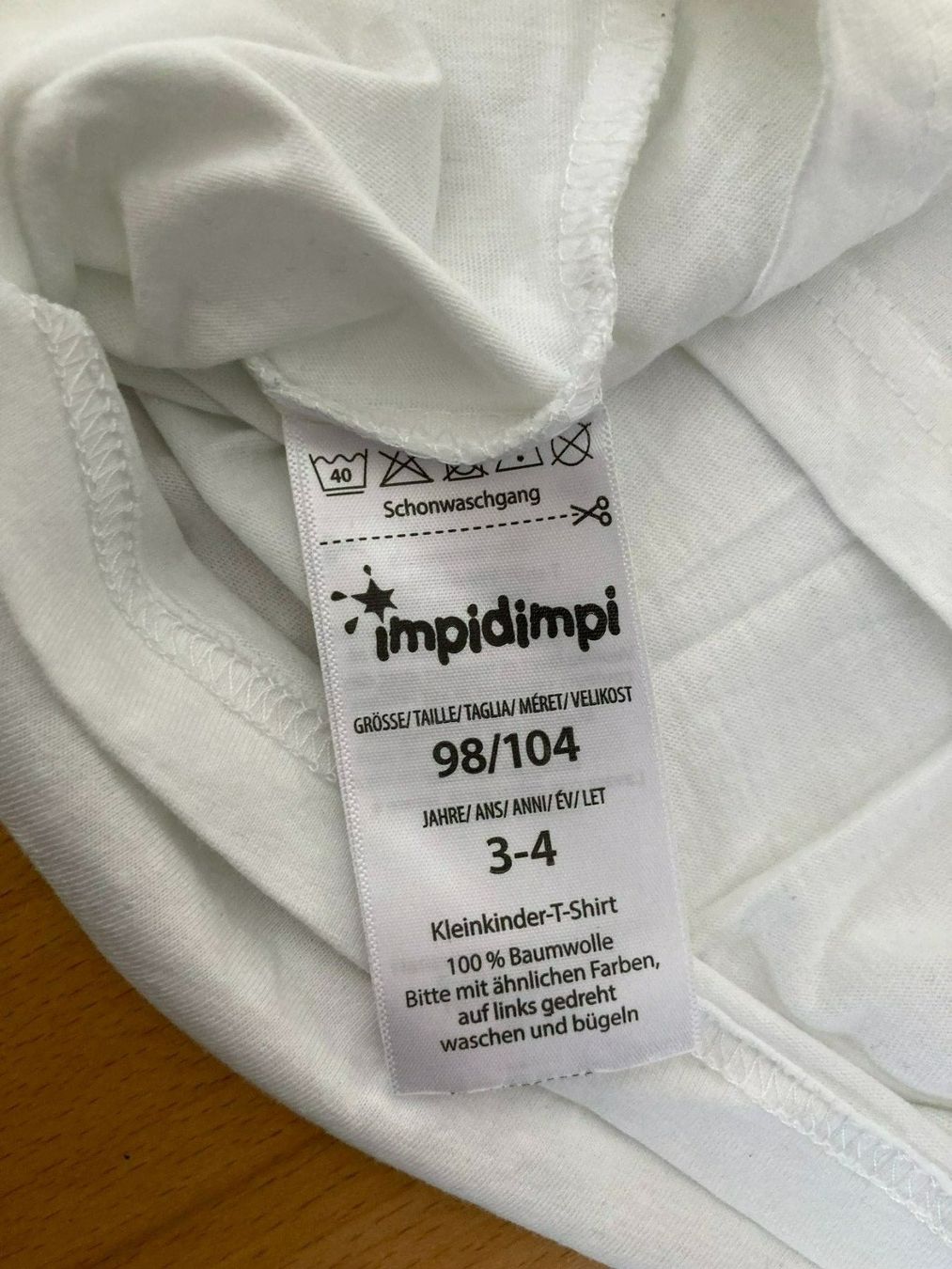 Camicette, T-shirt & Top: T-Shirt mit Herz – Usato da Muttenz venduto da Juvenile33 5