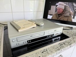 SEG DVRC 600(CH) VHS Recorder mit Fernbedienung guter Zustan
