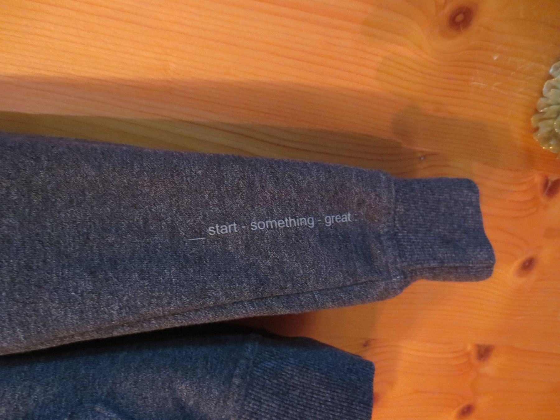 Giacche: Kapuzenjacke grau Gr. 40 - start_something_great – Usato da Männedorf venduto da Livingston 4
