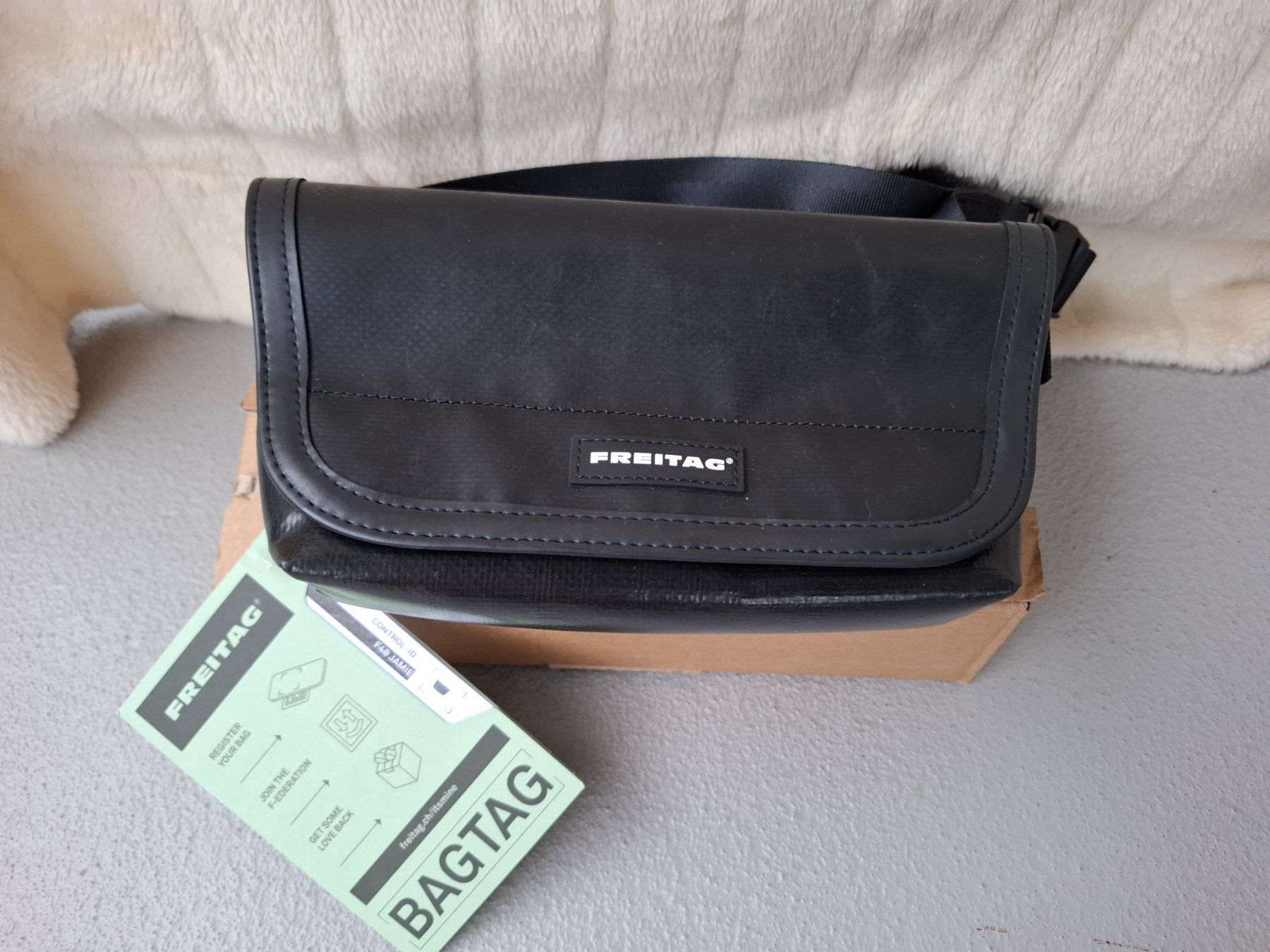 Freitag Taschen: Freitag Tasche Jamie  / NEU / SCHWARZ – Neu (gemäss Beschreibung) aus Richterswil von Nayli96