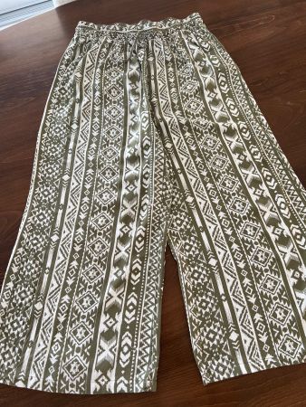 Bequeme Sommerhose mit Muster, Gr. 38/40 Top Zustand!