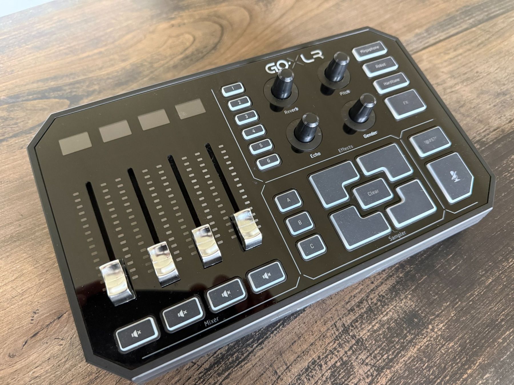 TC Helicon Console di mixaggio: TC Helicon GO XLR USB-Audiointerface mit 4-Kanel-Mixer – Usato da Gachnang venduto da JohnnyBeGood88 2