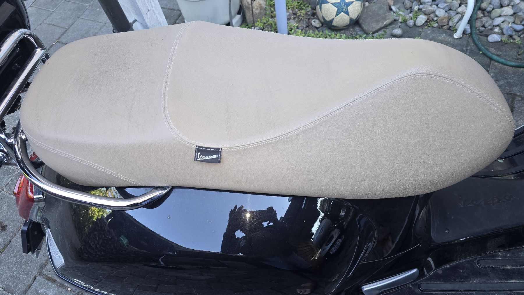 Vespa Alle Rollerersatzteile: Vespa 300 Gts 2017 Sattel Beige – Gebraucht aus Niederwangen BE von Zimmo72 1