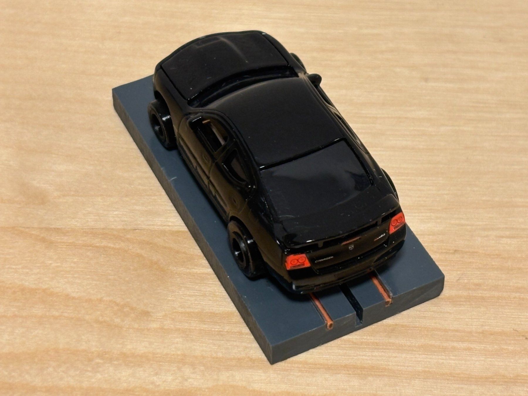 Tomy Piste: Auto World Dodge Challenger schwarz mit BDR Chassis – Nuovo (secondo la descrizione) da Bülach venduto da h0slotch 2