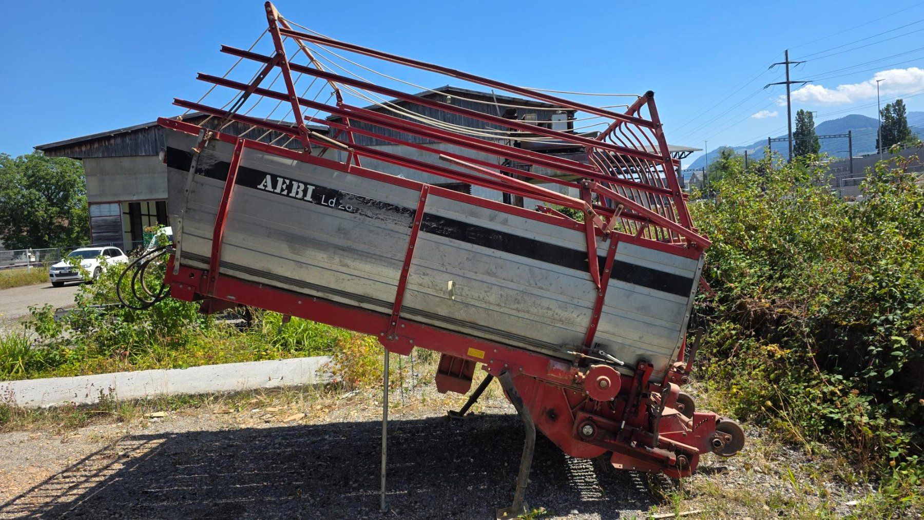 Aebi Tracteurs: Aebi Ladegerät LD26 zu Transporter ab Fr. 1.-- – D'occasion à Altendorf par Puch1977