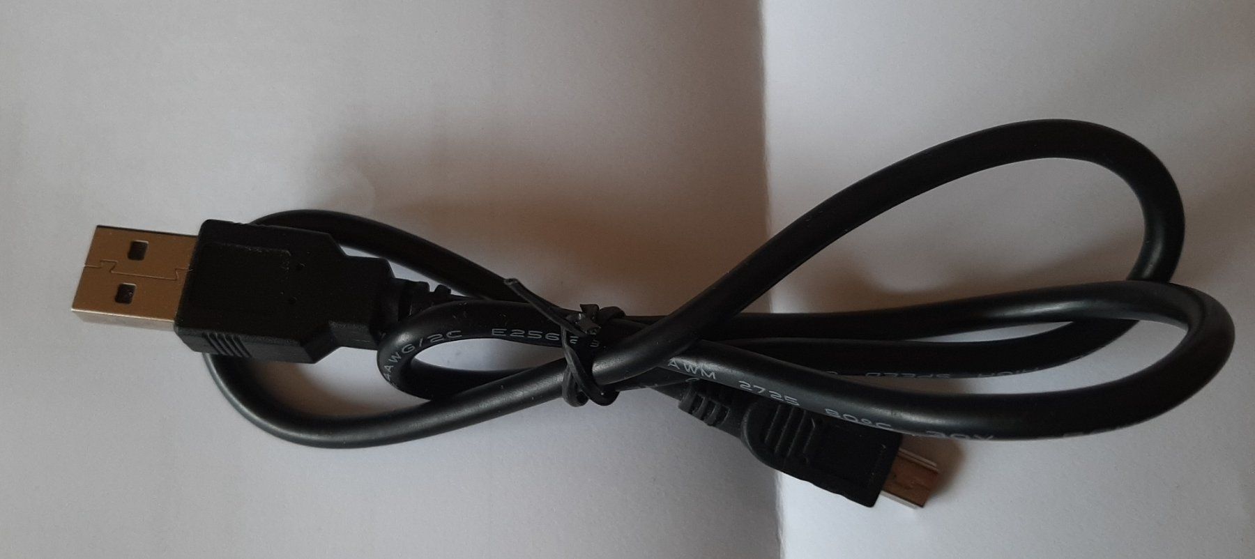 Cavi: Câble de données / chargement USB 2.0 Type A vers Mini-B – Nuovo (secondo la descrizione) da Genève venduto da Cockattoo