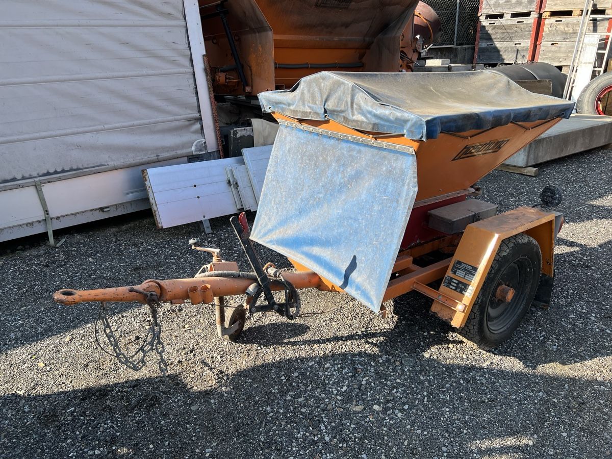 Tutte le macchine: Spargi sale Boschung – Usato da Pura venduto da Rino68 1