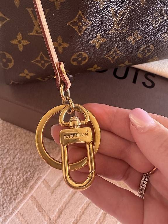 Louis Vuitton Taschen für Damen: Sac Louis Vuitton Artsy MM – Gebraucht aus Grandvaux von abbybe 2