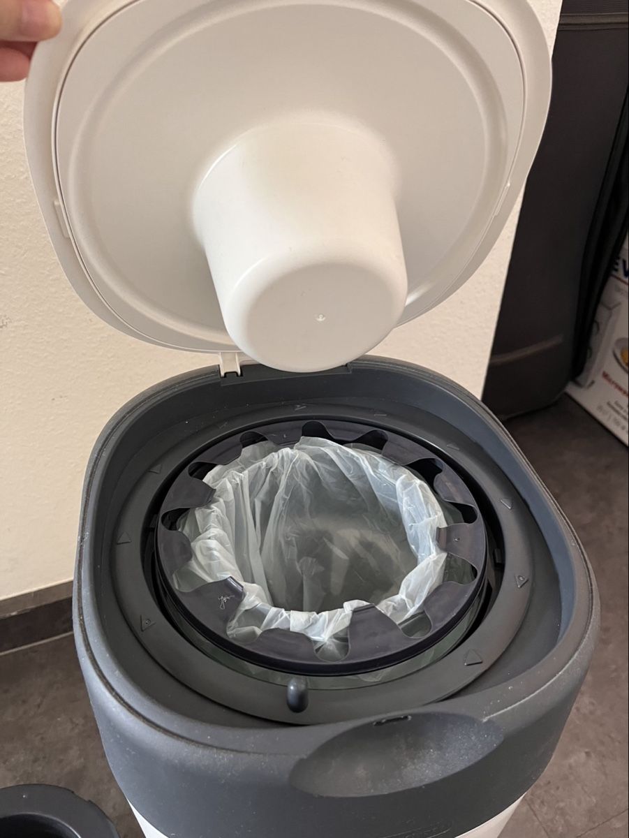 Tommee Tippee Poubelles: Tommee Tippee Sangenic Nappy Bin used condition – D'occasion à Horgen par fra_c8y8 2