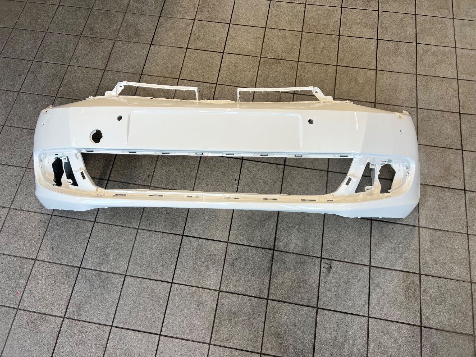 Volkswagen Tutti pezzi di ricambio auto: VW Golf 7 Stossstange – Usato da Freidorf TG venduto da sarotiko