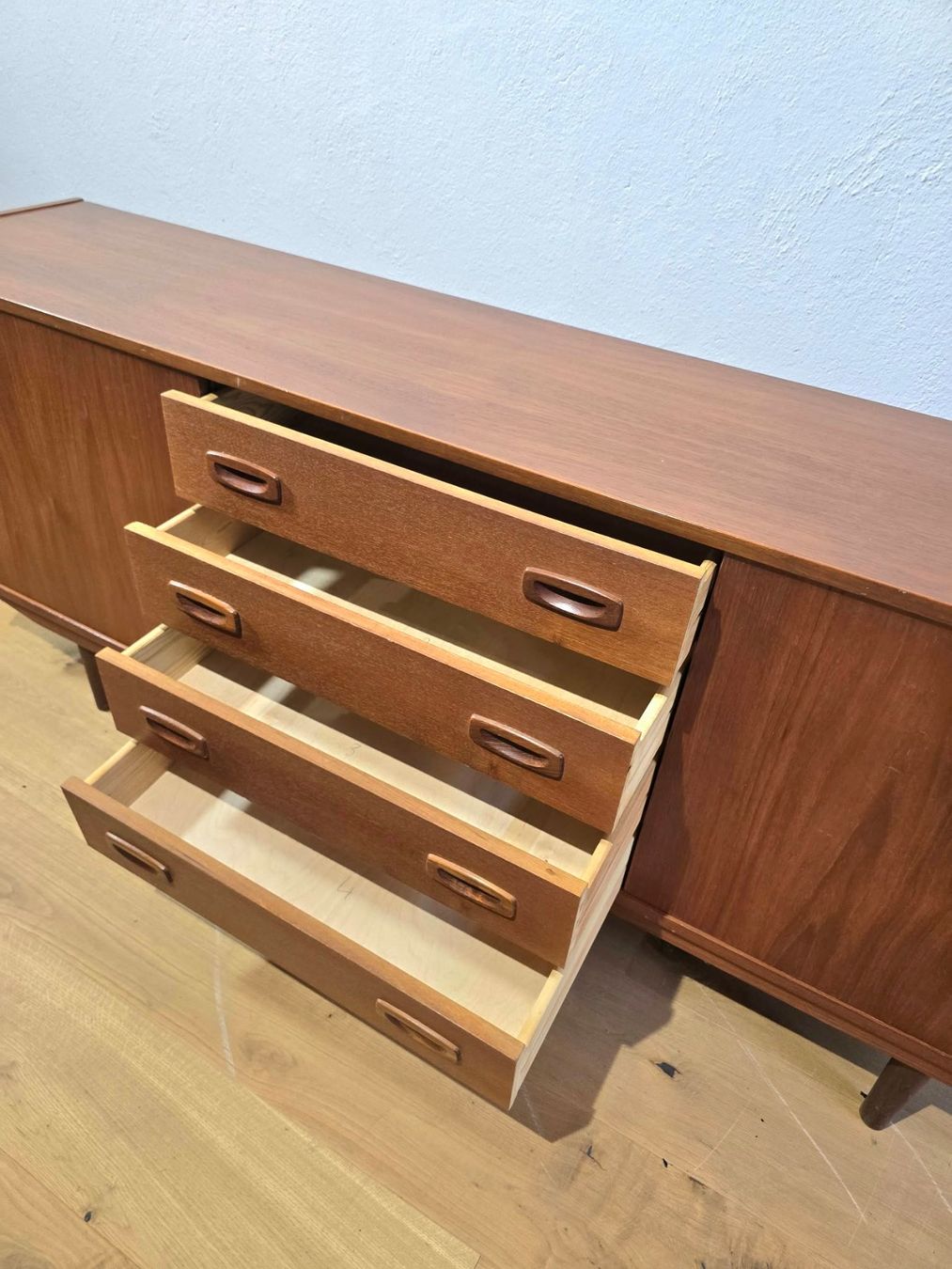 Cassettiere: Mid Century Teak Sideboard – Usato da Glarus venduto da Toni-Glarus 6