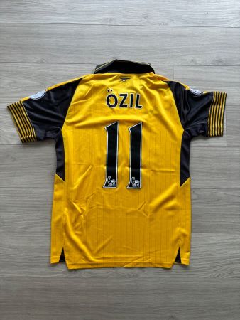 2016-17 Arsenal Away Shirt Ozil #11 - (M)