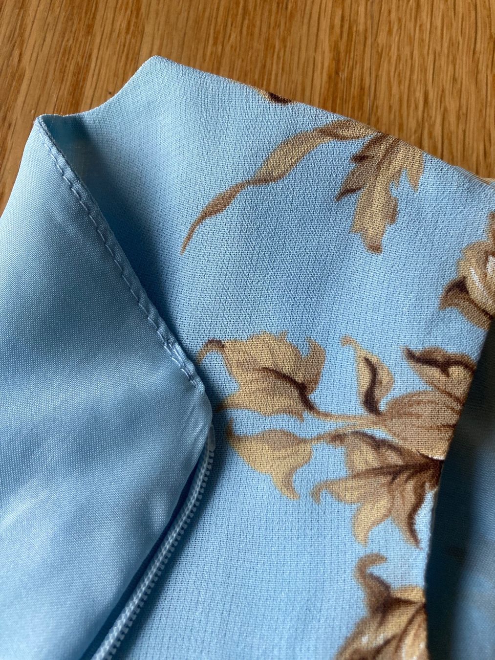 Vestiti: Elegantes Etui Kleid blau/beige – Usato da Stallikon venduto da dotka07 4