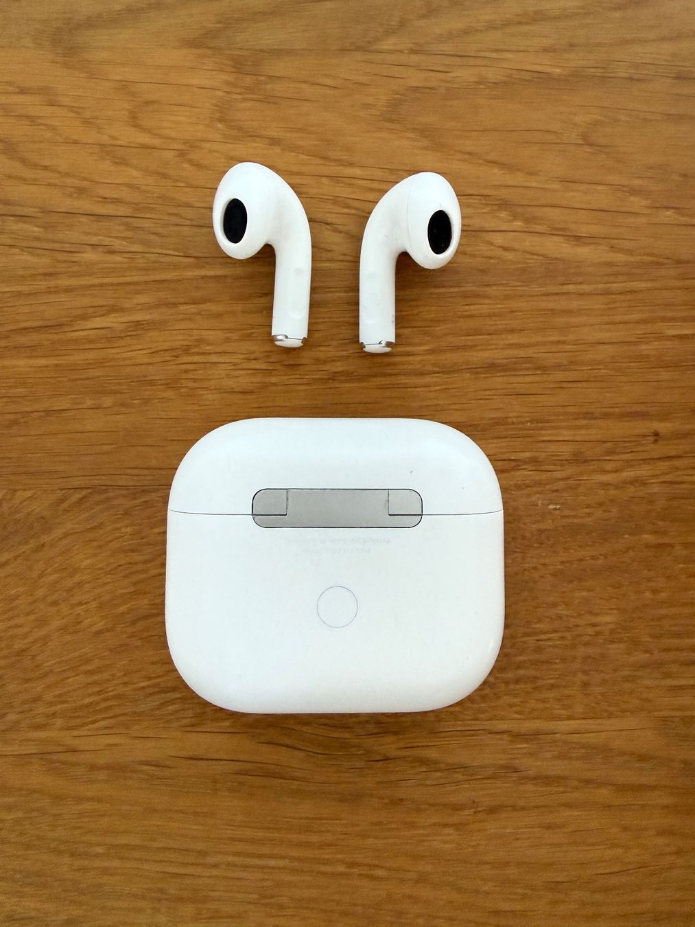 Apple Cuffie: APPLE AirPods 3 – Usato da Lausanne venduto da Nine1982 4
